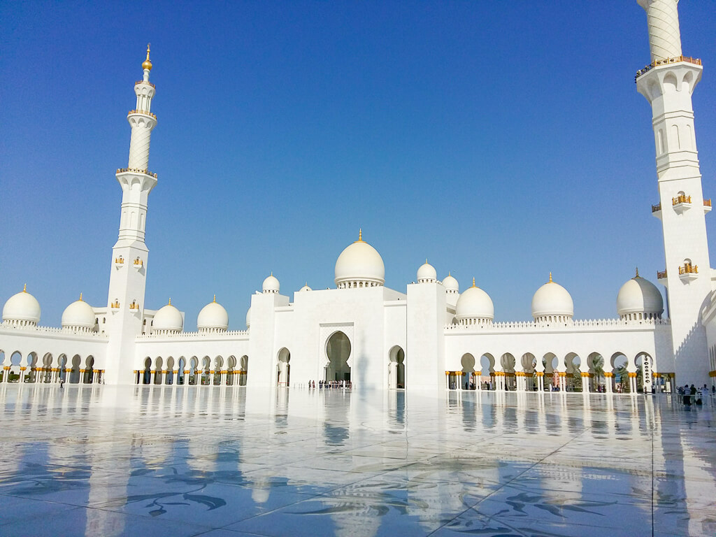 sheikh_zayed_mosque_overview_2