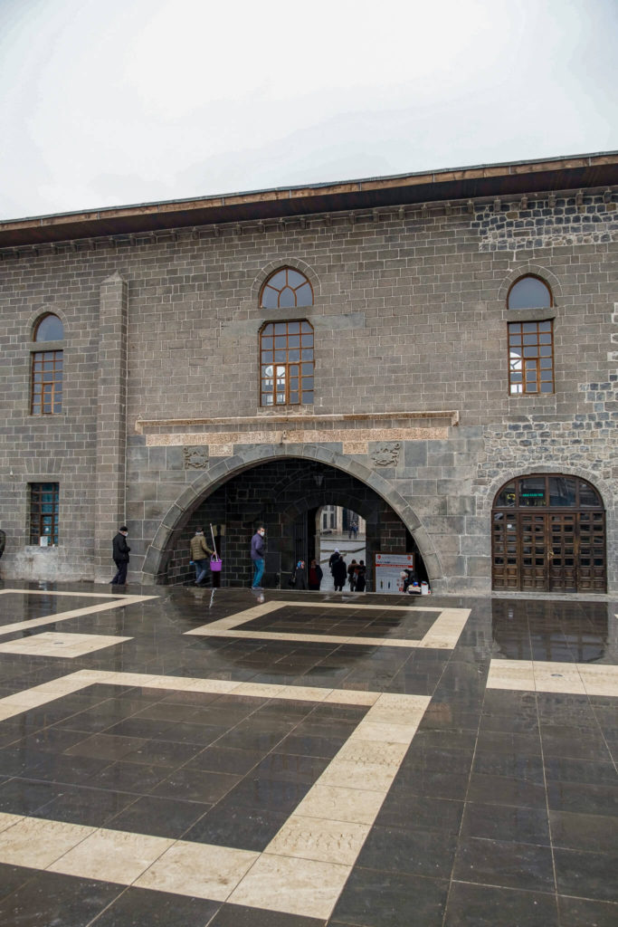 diyarbakir_mosque_entrance